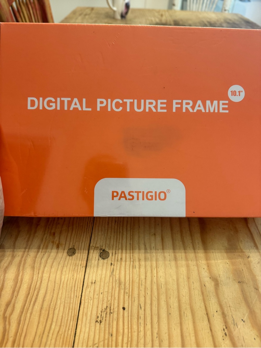 New in box sealed Frameo Pastigio 10.1" Digital Picture wood color plastic Frame